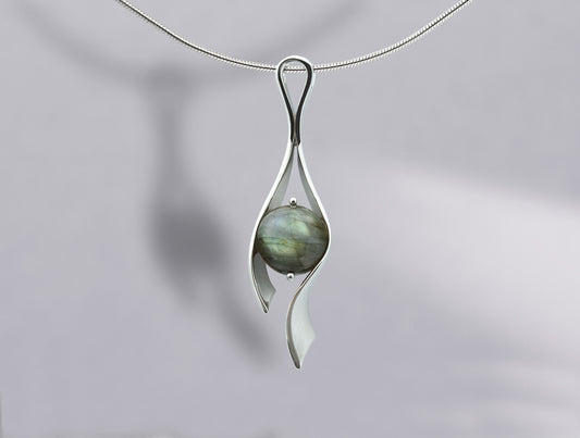 Labradorite and Lapis Lazuli pendant in sterling silver by Joryel Vera, style P6131 - view 2