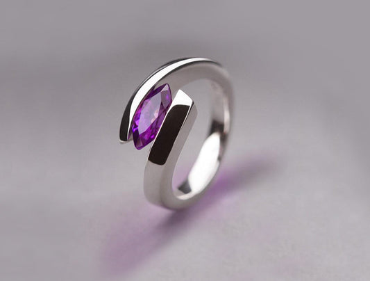 Amethyst and Garnet ring in sterling silver by Joryel Vera, style R3264