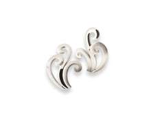 Load image into Gallery viewer, The Wind &amp; Sea Earrings in 925 Sterling Silver | E7809