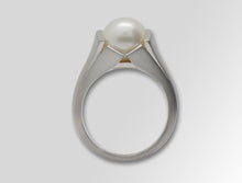 Load image into Gallery viewer, Pearl ring in sterling silver by Joryel Vera, style R6498 - view 3