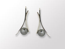 Load image into Gallery viewer, Black Pearl jewelry set in sterling silver by Joryel Vera - view 2
