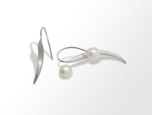 Load image into Gallery viewer, Pearl earrings in sterling silver by Joryel Vera, style E9325 - view 4