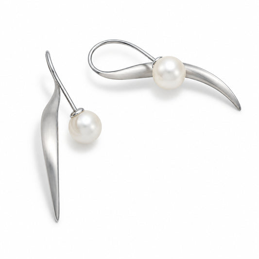 Pearl earrings in sterling silver by Joryel Vera, style E9325 - view 3