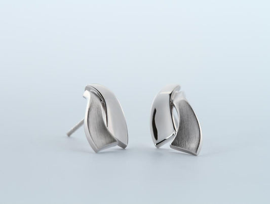Sterling silver earrings by Joryel Vera, style E5500