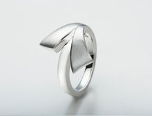 Load image into Gallery viewer, Sterling silver ring by Joryel Vera, style R5036 - view 2