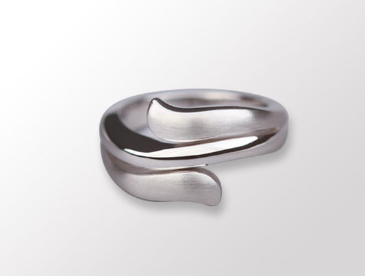 Sterling silver ring by Joryel Vera, style R4844