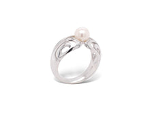 Load image into Gallery viewer, Pearl ring in sterling silver by Joryel Vera, style R4581 - view 2