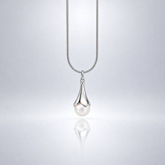 Pearl pendant in sterling silver by Joryel Vera, style P5093