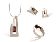Load image into Gallery viewer, Garnet and Green Quartz jewelry set in sterling silver by Joryel Vera - view 2