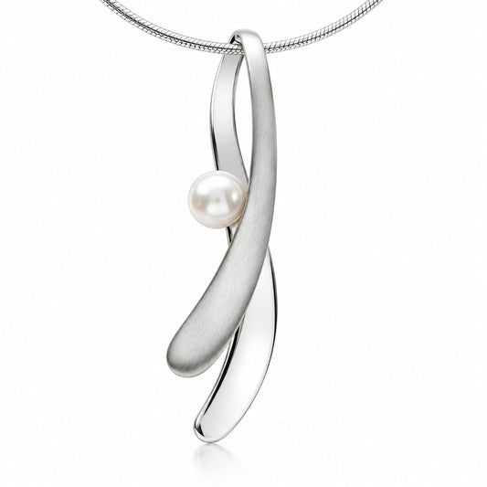 Pearl pendant in sterling silver by Joryel Vera, style P6130