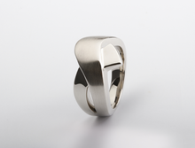 Load image into Gallery viewer, Sterling silver ring by Joryel Vera, style R5285