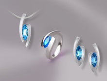 Load image into Gallery viewer, Amethyst and Garnet jewelry set in sterling silver by Joryel Vera - view 2