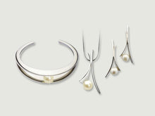 Load image into Gallery viewer, Pearl jewelry set in sterling silver by Joryel Vera - view 2