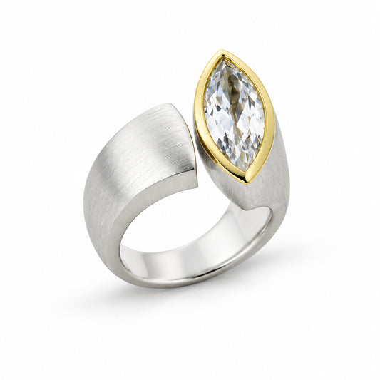 Clear Quartz ring in sterling silver by Joryel Vera, style R4571