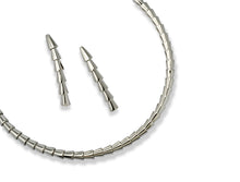 Load image into Gallery viewer, Sterling silver jewelry set by Joryel Vera - view 2