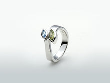 Load image into Gallery viewer, Blue Topaz and Peridot ring in sterling silver by Joryel Vera, style R3959
