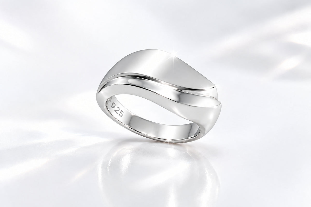 Sterling silver ring by Joryel Vera, style R2130