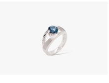 Load image into Gallery viewer, Amethyst and Blue Topaz ring in sterling silver by Joryel Vera, style R6986 - view 3